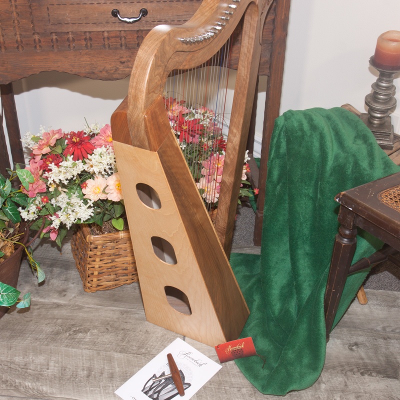 Roosebeck Parisian Harp 22-String Chelby Levers, Walnut