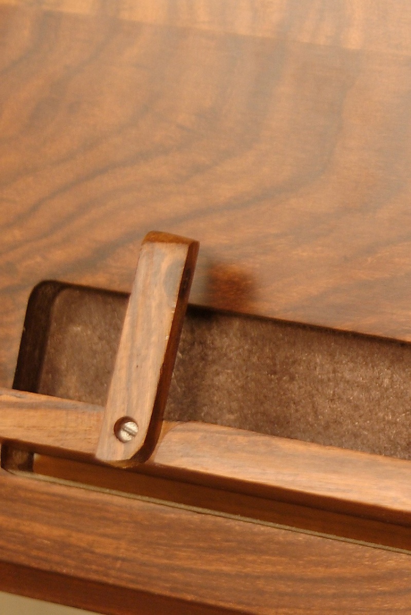 Roosebeck Tabletop Music Stand