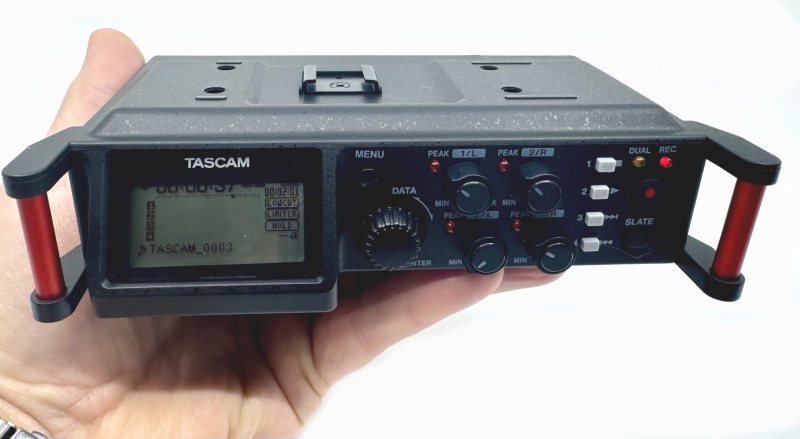6-Input / 4-Track Multi-Track Field Recorder With Onboard Omni Microphones